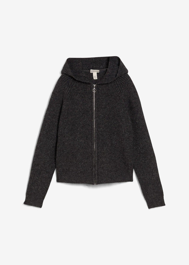 Pletena jopa s kapuco