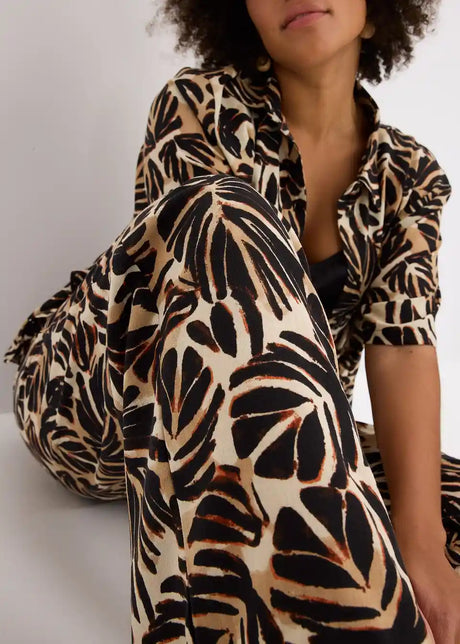 25044219