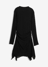 Obleka s čipko in koničastim robom