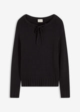 Grobo pleten pulover s trakom za zavezovanje