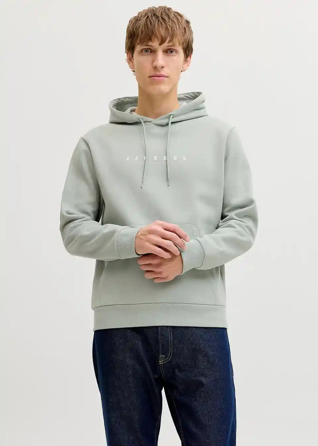 26002582
