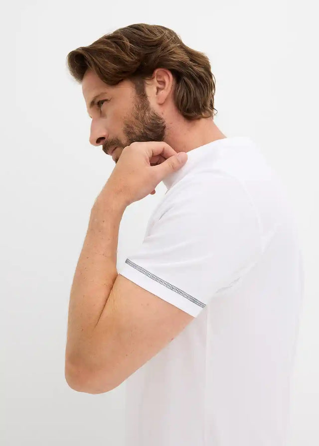 26002833