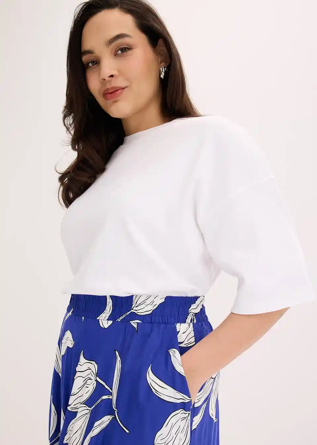 26018318