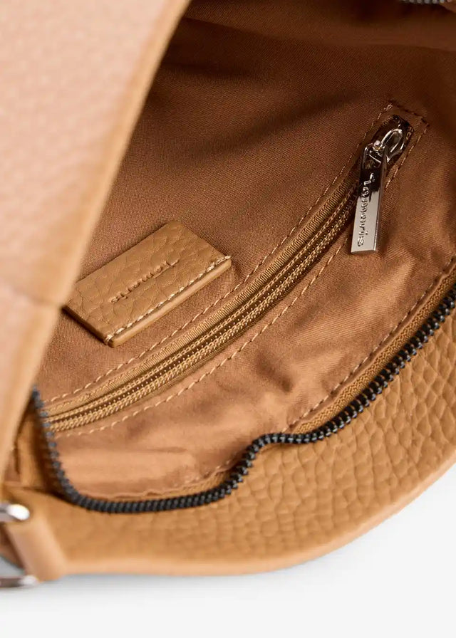 mainImage