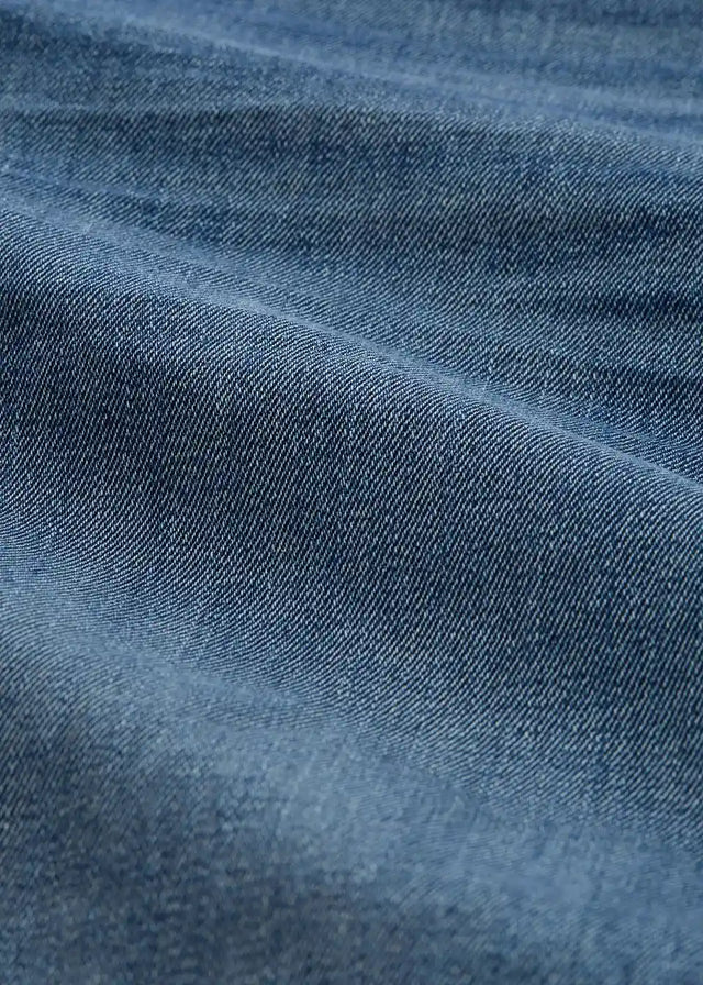 26044247