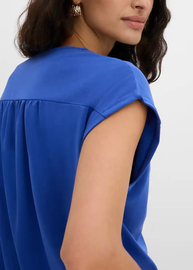 26047689