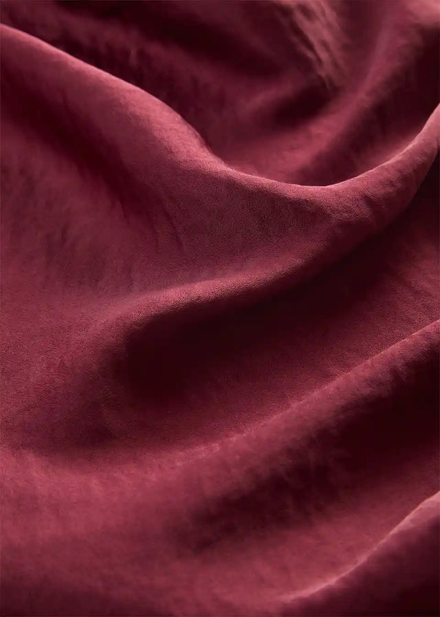 26050440