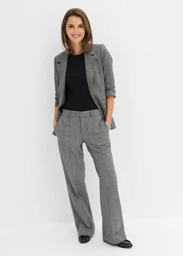 26082417