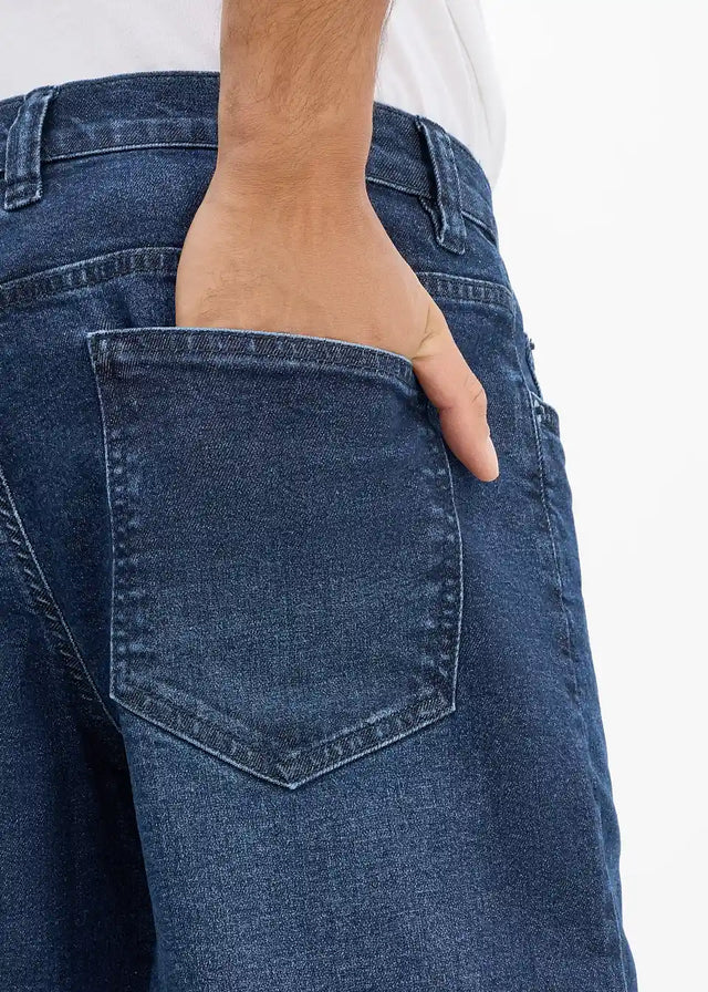 26093015